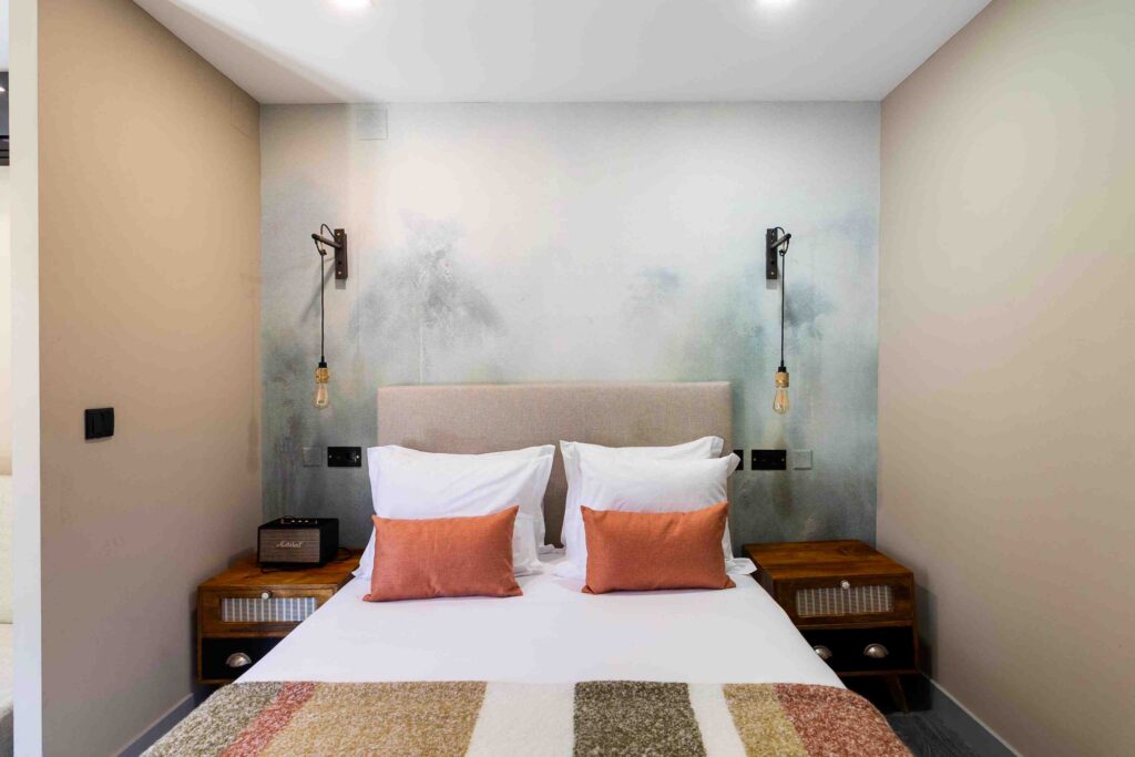 Quarto 10_charm flats_003_14_11zon