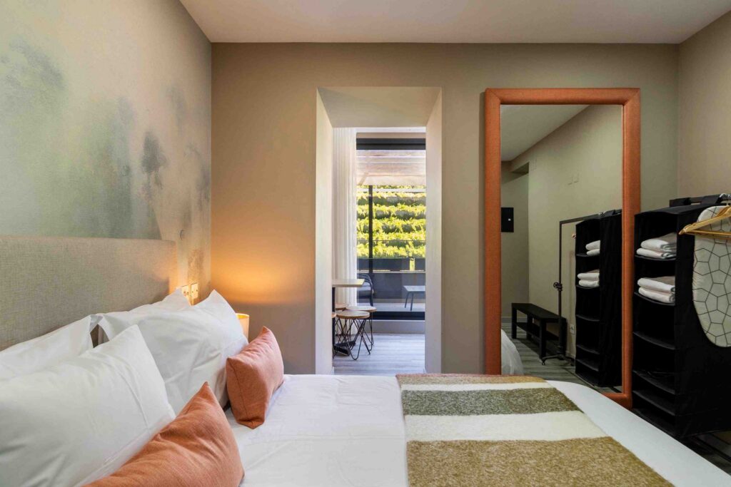 Quarto 5_Charm Flats_011_9_11zon