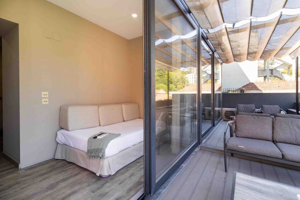 Quarto 5_Charm Flats_018_1_11zon